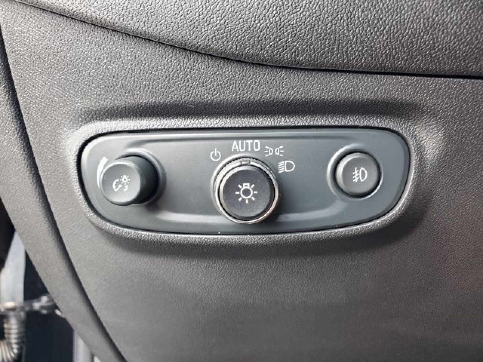 Used 2024 Chevrolet Equinox Premier AWD/4WD image 16