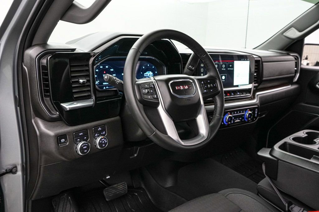 Used 2025 GMC Sierra 1500 Elevation image 13