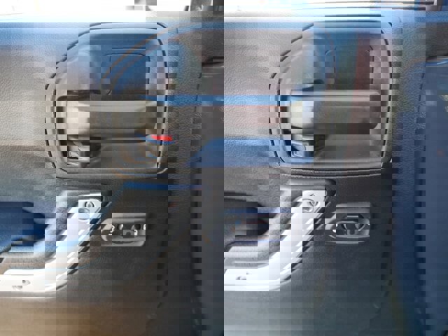 Used 2017 Jeep Wrangler Unlimited Rubicon w/ Connectivity Group image 14