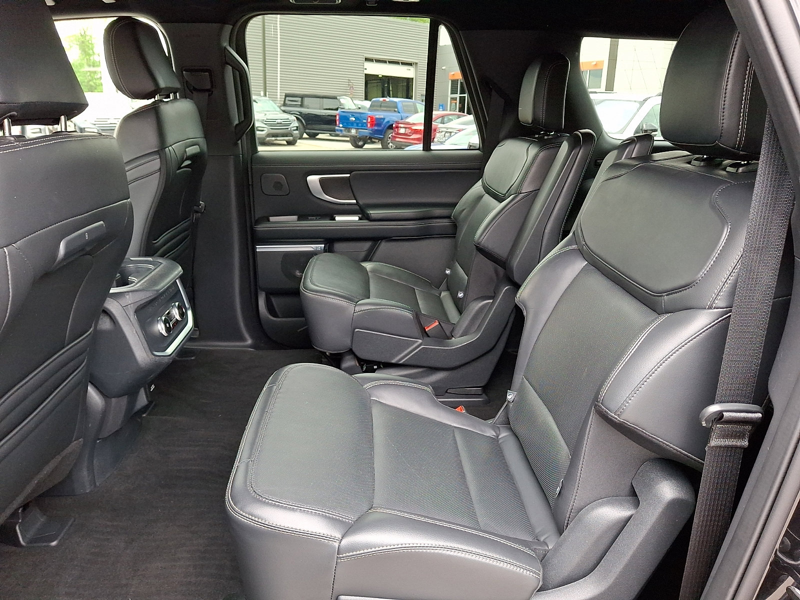 Certified 2025 Ford Expedition Max Platinum w/ Stealth Performance Package AWD/4WD image 13