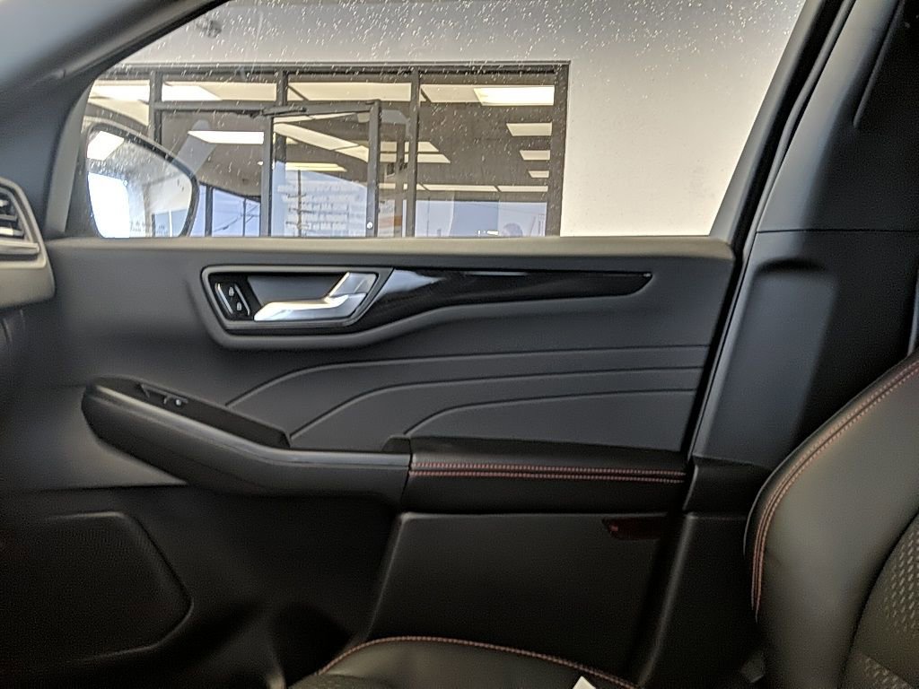 Certified 2025 Ford Escape ST-Line w/ Cold Weather Package image 23