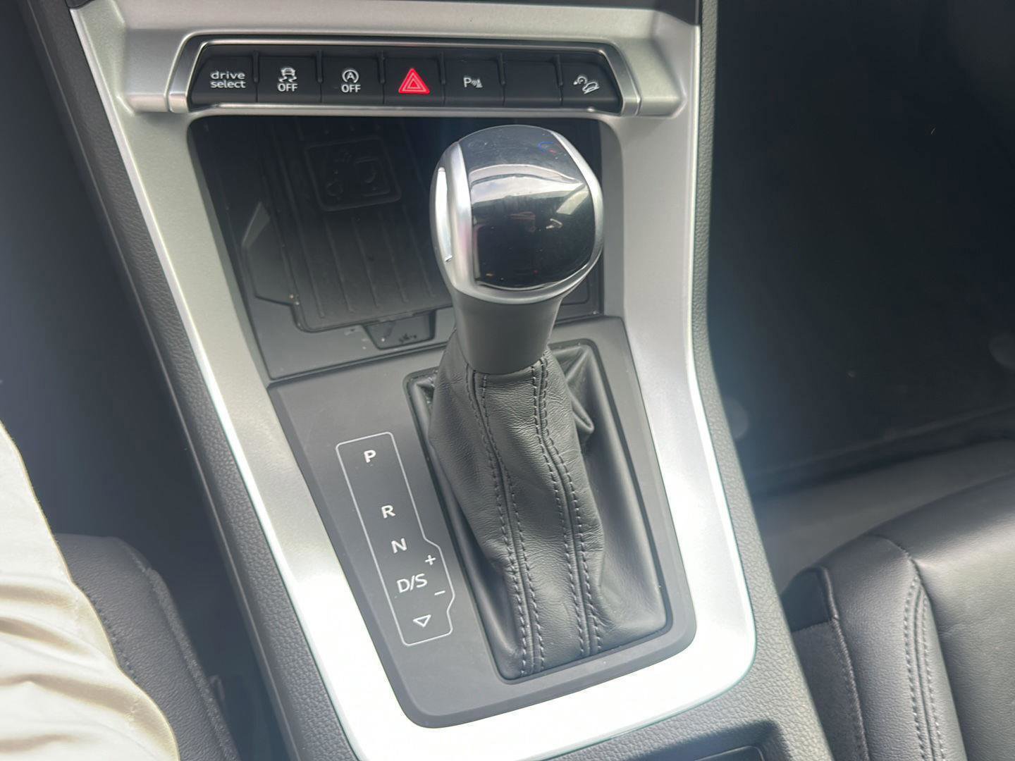 Used 2024 Audi Q3 2.0T Premium Plus w/ Premium Plus Package image 17