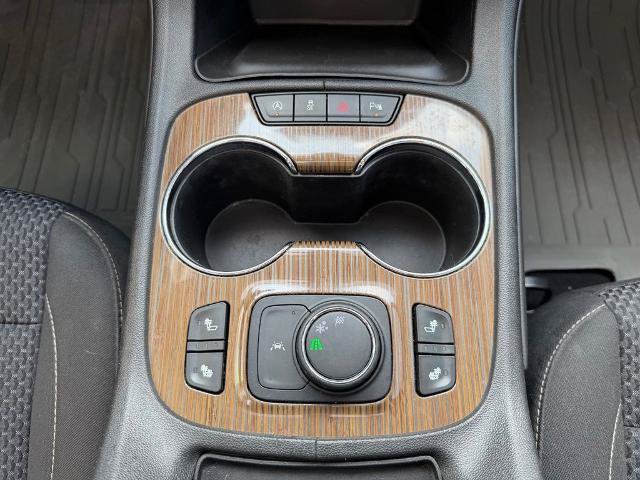 Used 2021 GMC Acadia SLE w/ Driver Convenience Package FWD image 19