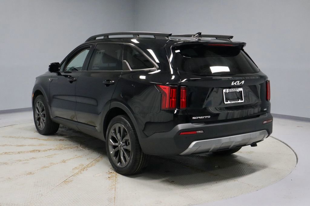 Used 2023 Kia Sorento SX Prestige image 3