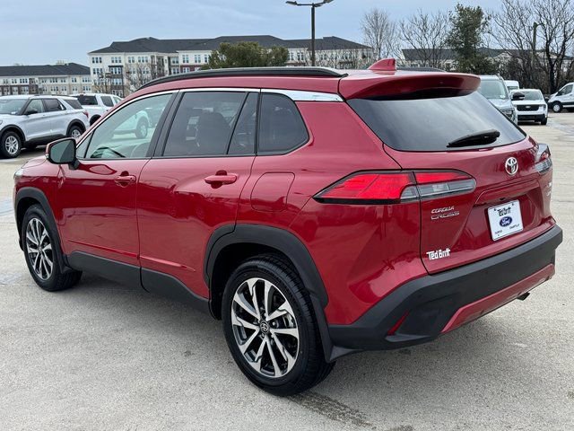 Used 2023 Toyota Corolla Cross XLE w/ Convenience Package image 3