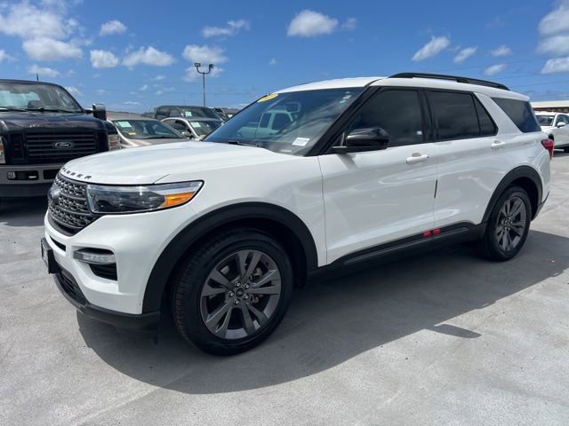 Certified 2022 Ford Explorer XLT w/ Equipment Group 202A RWD image 3