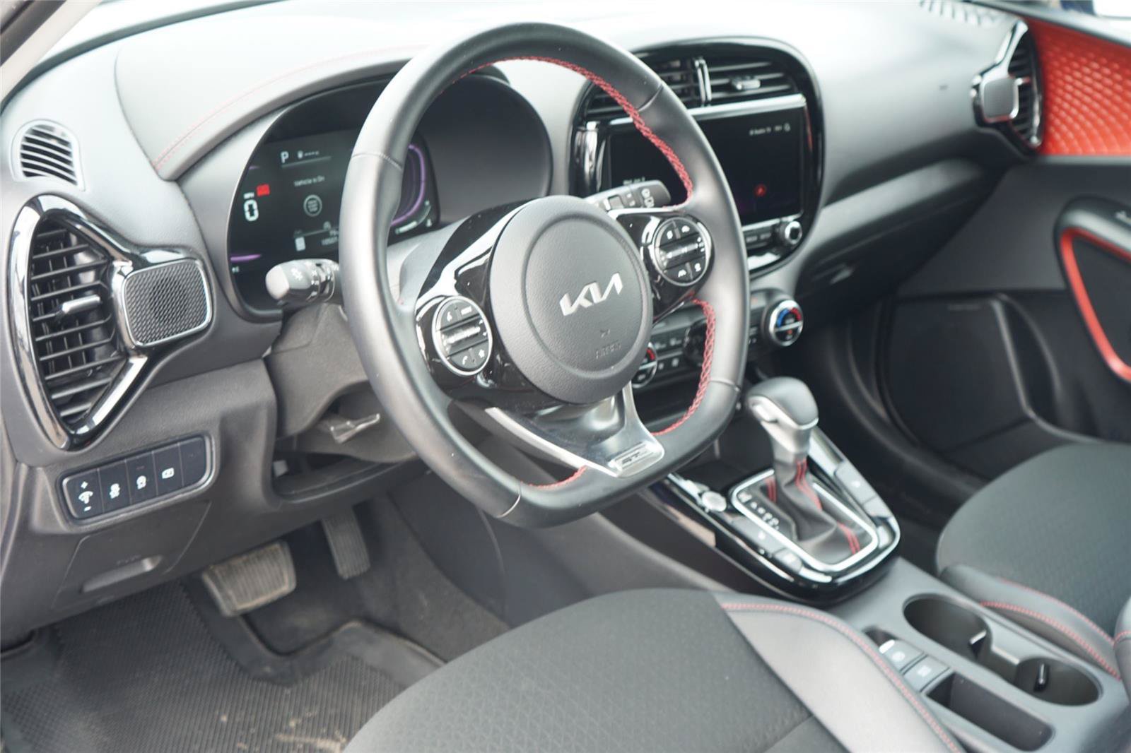 Used 2024 Kia Soul GT-Line w/ Option Group 020 FWD image 9