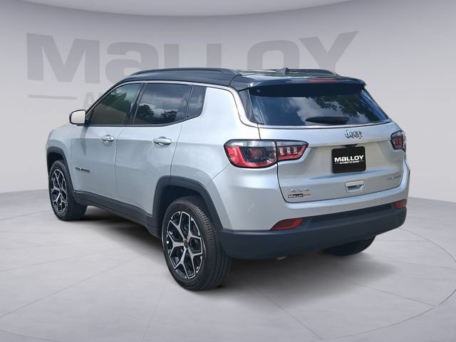 Used 2025 Jeep Compass Limited AWD/4WD image 3
