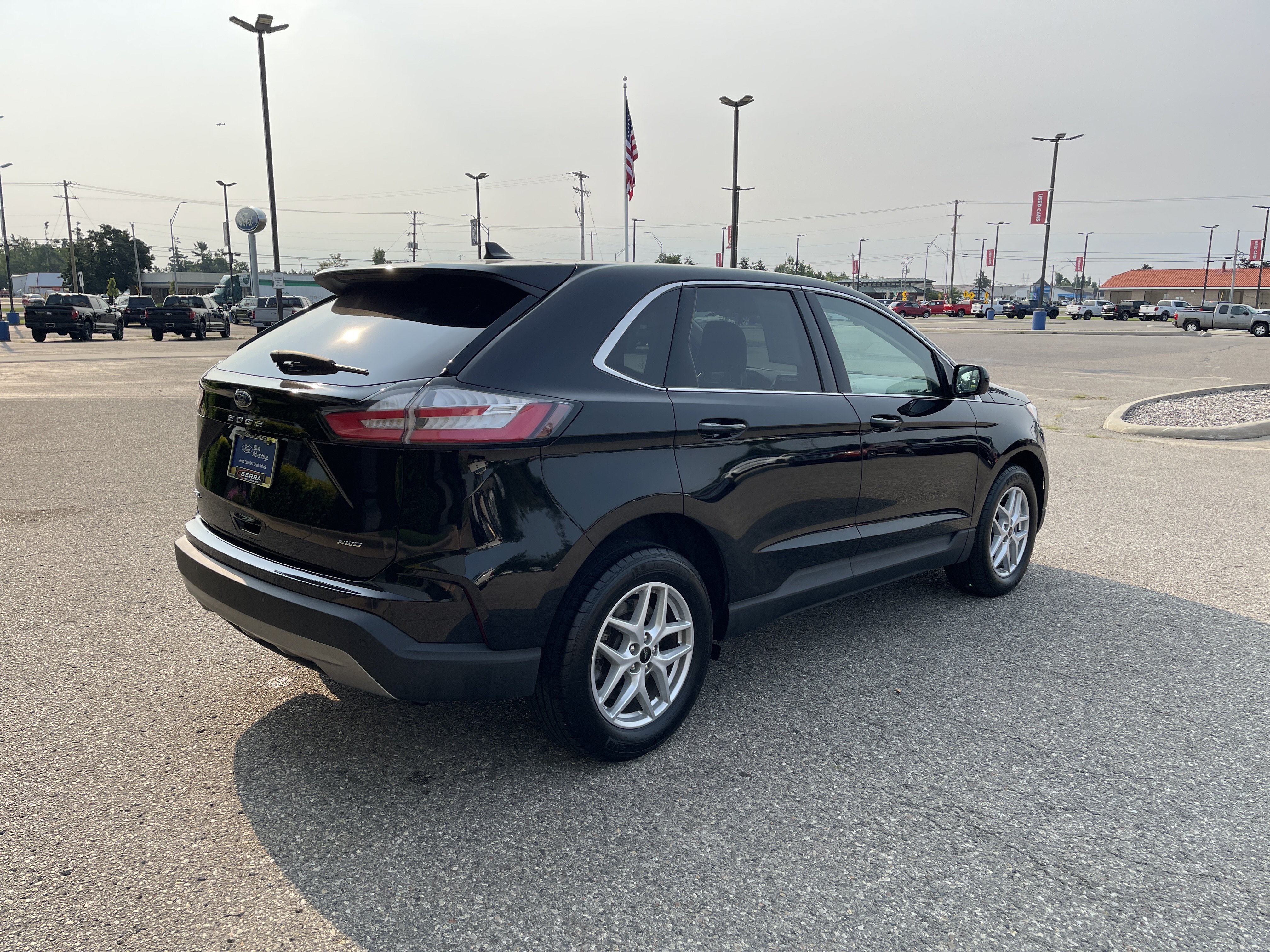 Certified 2024 Ford Edge SEL w/ Convenience Package AWD/4WD image 3