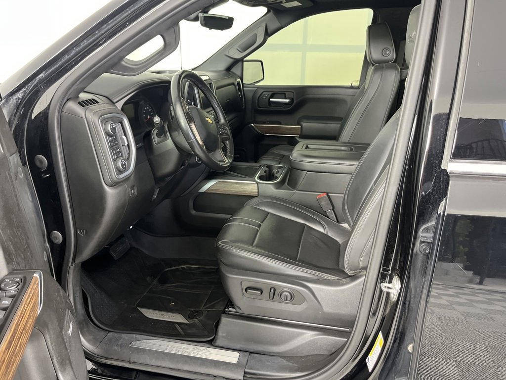 Used 2021 Chevrolet Silverado 1500 High Country w/ Technology Package image 11
