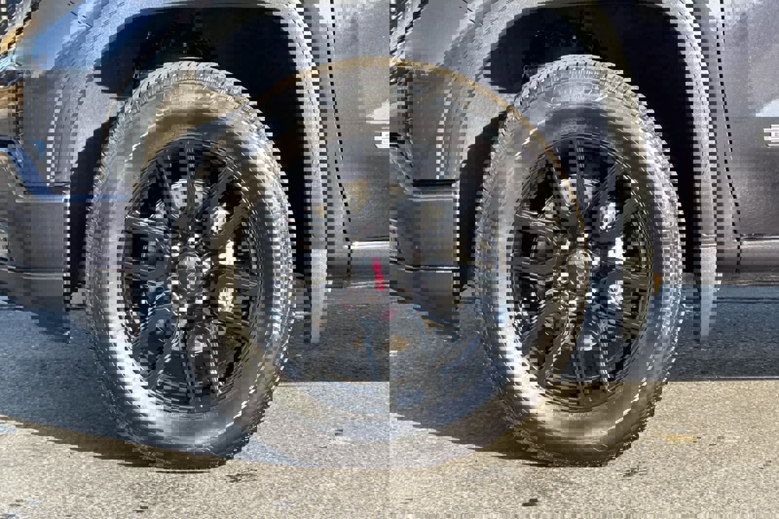 Used 2025 GMC Sierra 1500 Elevation image 26