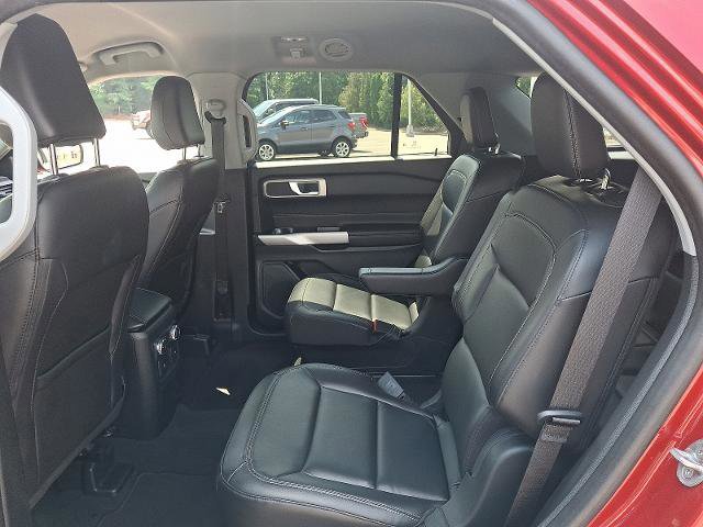 Certified 2022 Ford Explorer XLT w/ Equipment Group 202A image 10