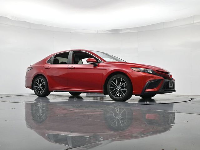 Used 2024 Toyota Camry SE w/ Convenience Package FWD image 34