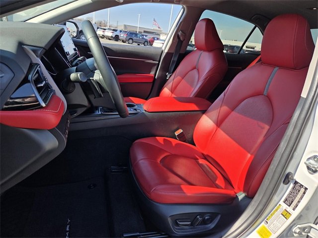 Used 2023 Toyota Camry XSE image 9