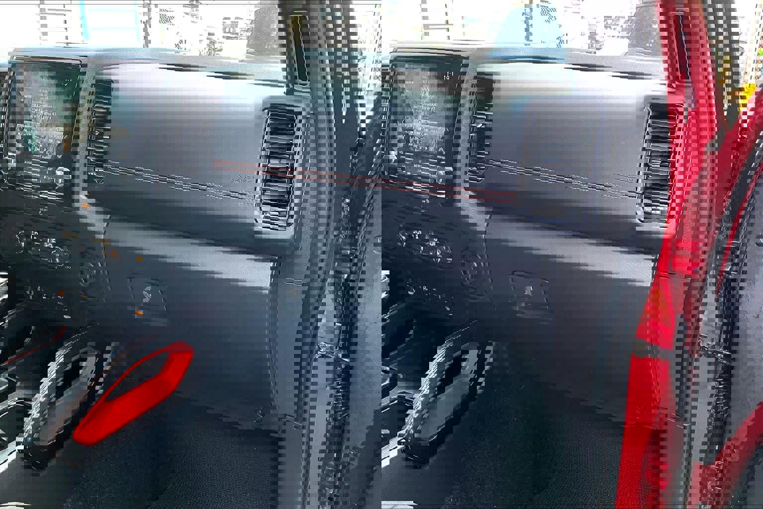 Used 2023 Nissan Frontier Pro-X w/ Pro Convenience Package image 19