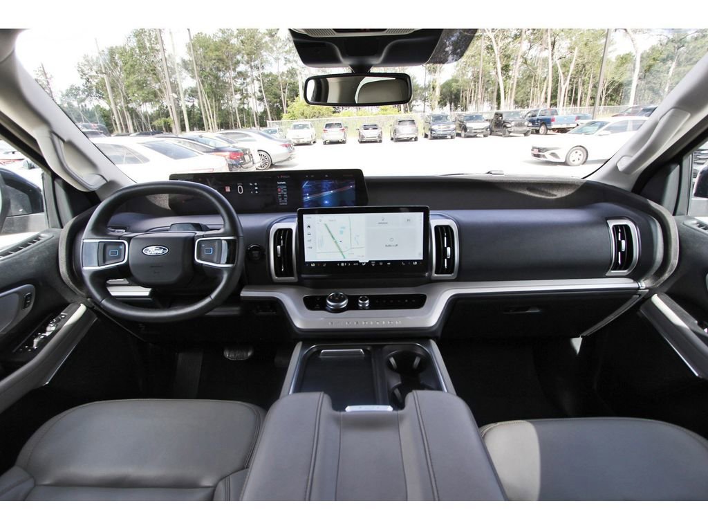 Certified 2025 Ford Expedition Active AWD/4WD image 12