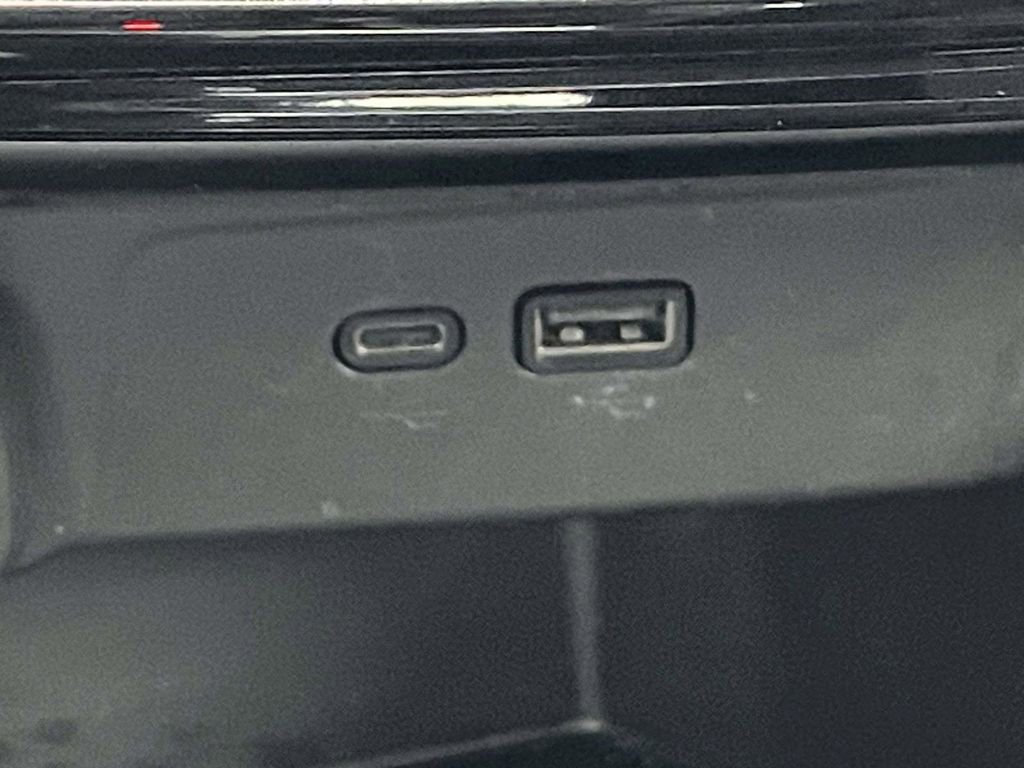 Used 2025 Chevrolet Trax LT image 27