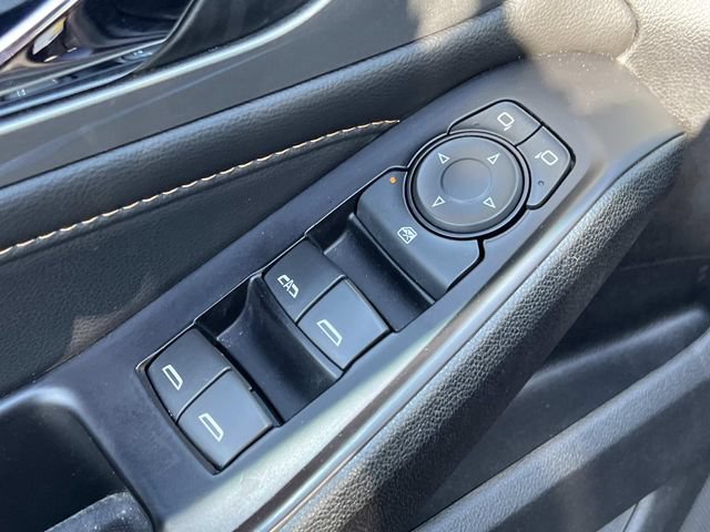 Used 2019 Chevrolet Traverse LT w/ LPO, Floor Liner Package AWD/4WD image 18