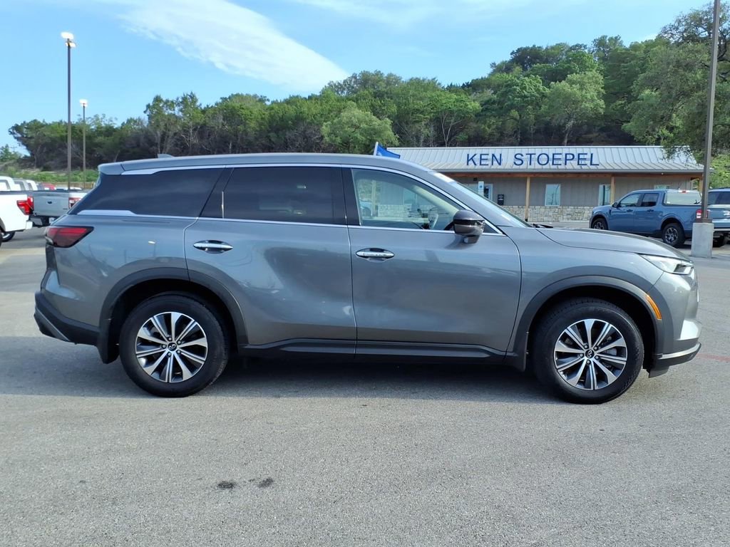 Used 2025 INFINITI QX60 Pure FWD image 4