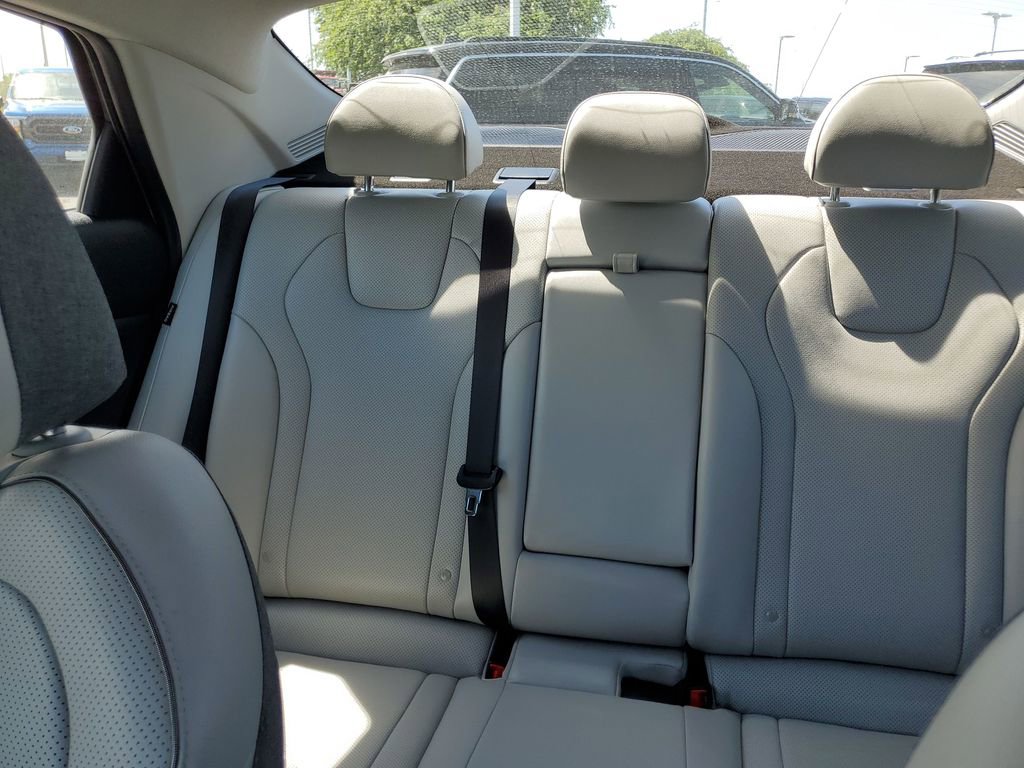 Used 2024 Hyundai Elantra Limited FWD image 24
