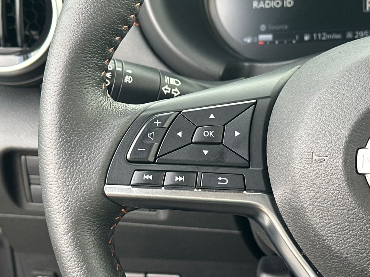 Used 2023 Nissan Kicks SR w/ SR Premium Package FWD image 26