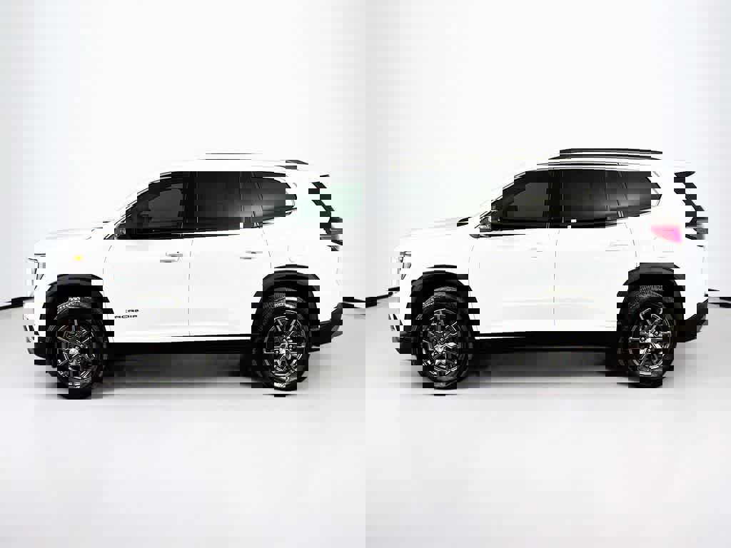 Used 2025 GMC Acadia Elevation image 2