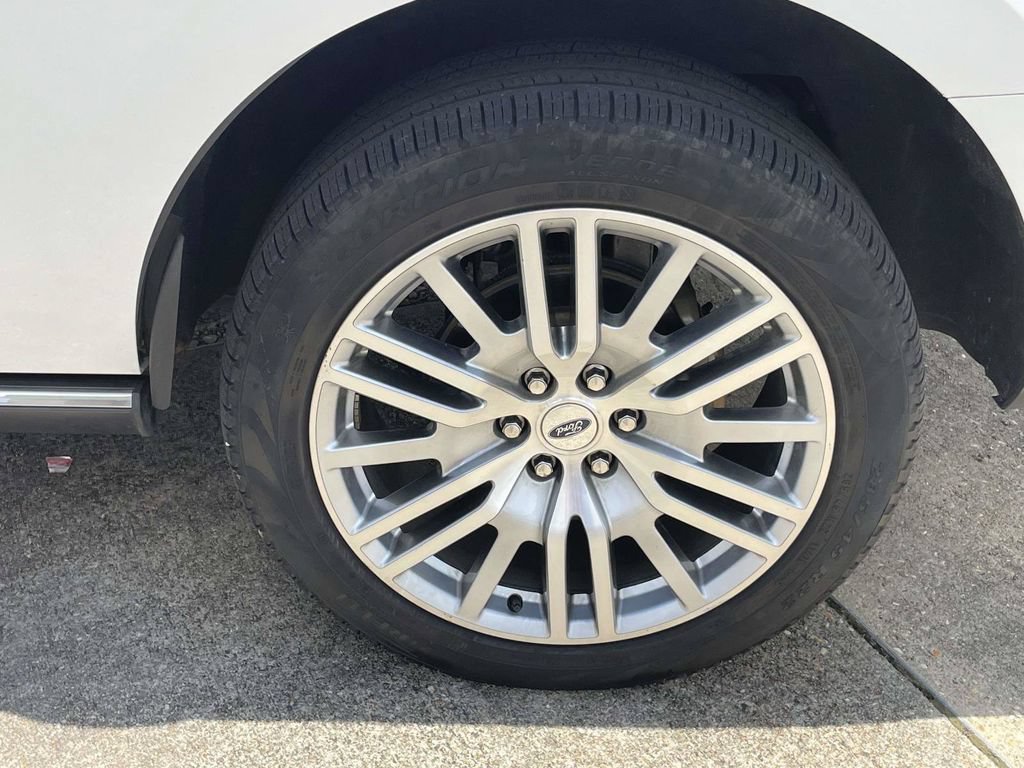 Certified 2024 Ford Expedition Limited RWD image 9