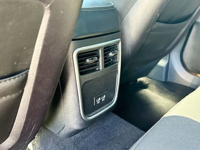 Used 2019 Dodge Charger SXT image 28