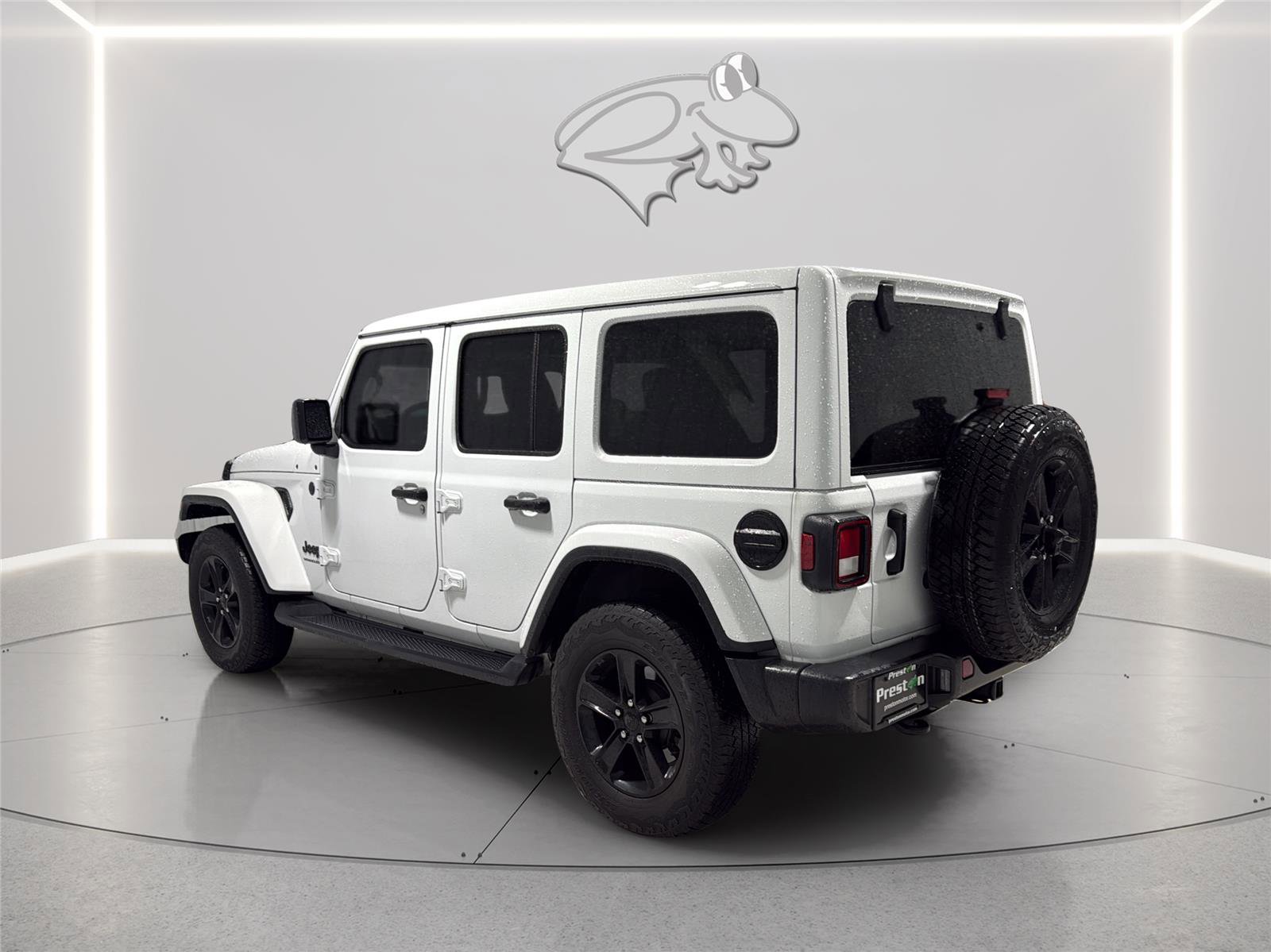 Used 2023 Jeep Wrangler Unlimited Sahara AWD/4WD image 3