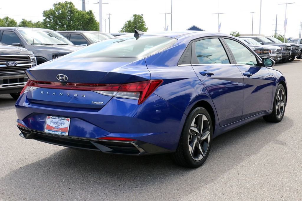 Used 2021 Hyundai Elantra Limited w/ Cargo Package FWD image 5