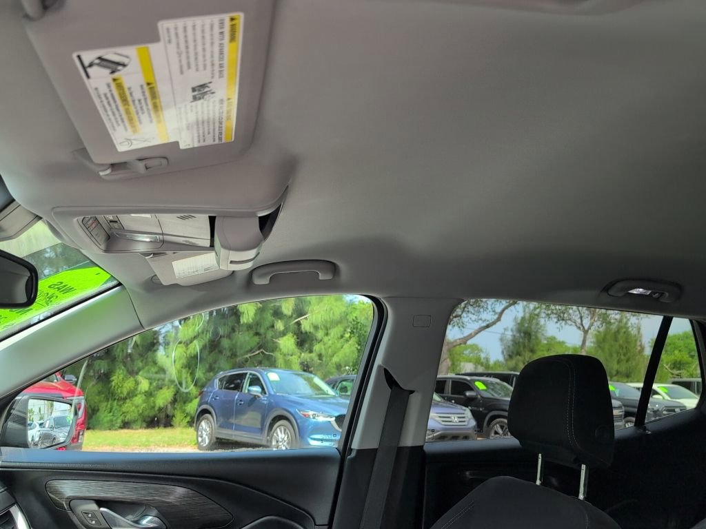 Used 2024 GMC Terrain SLE image 10