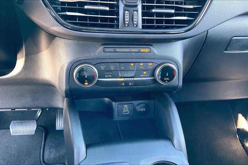 Certified 2025 Ford Escape ST-Line AWD/4WD image 36