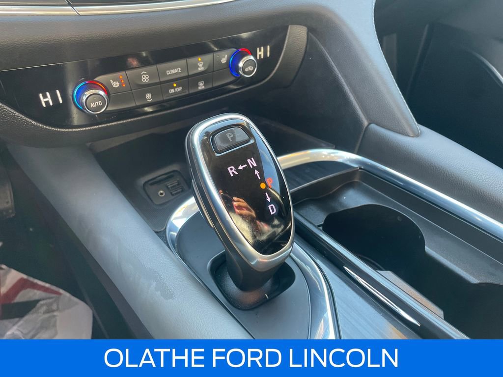 Used 2020 Buick Enclave Essence image 13