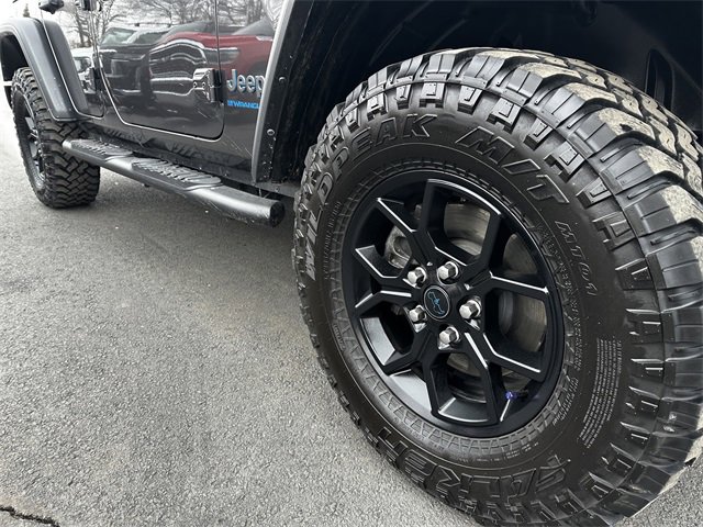 Used 2024 Jeep Wrangler Unlimited image 11