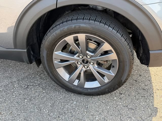 Certified 2021 Ford Explorer XLT w/ Equipment Group 202A AWD/4WD image 5