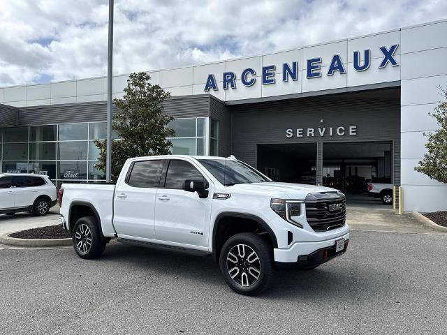 Used 2023 GMC Sierra 1500 AT4 w/ AT4 Premium Package AWD/4WD image 5