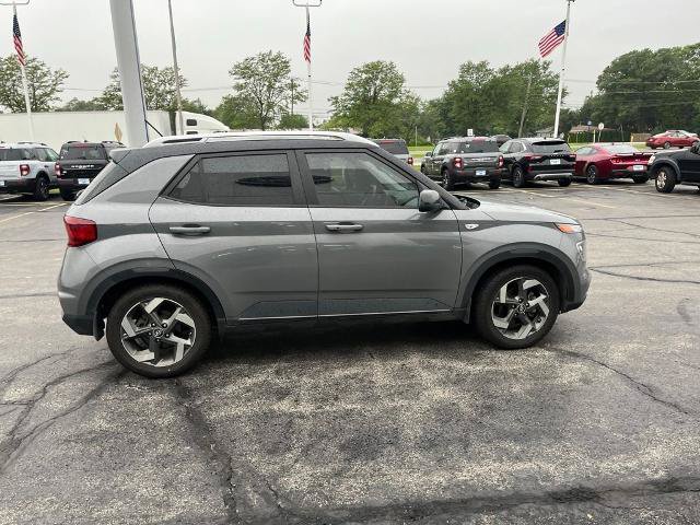 Used 2023 Hyundai Venue Limited FWD image 5