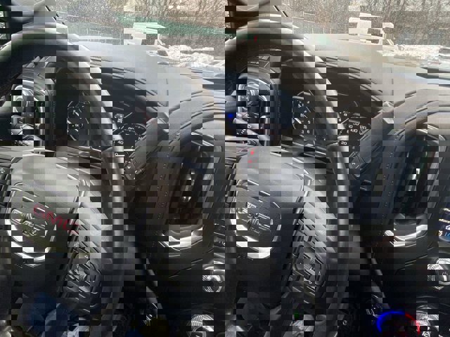 Used 2021 GMC Sierra 1500 AT4 w/ AT4 Premium Package image 18