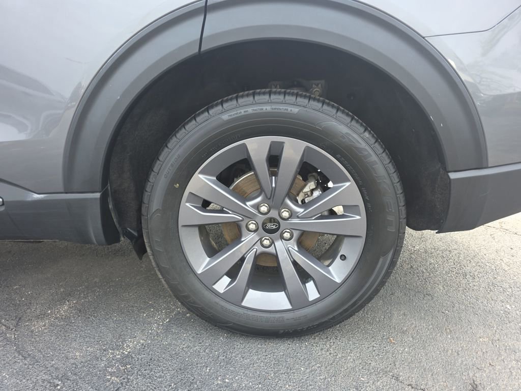 Certified 2023 Ford Explorer XLT w/ Equipment Group 202A image 14