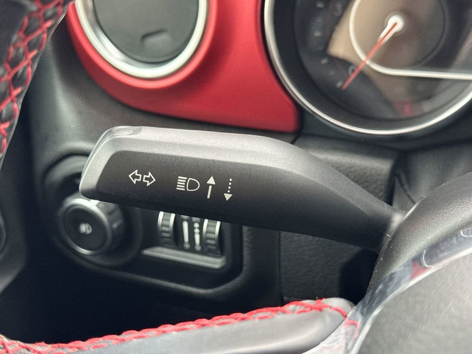 Used 2021 Jeep Wrangler Unlimited Rubicon w/ Uconnect 4C Nav & Sound Group image 28