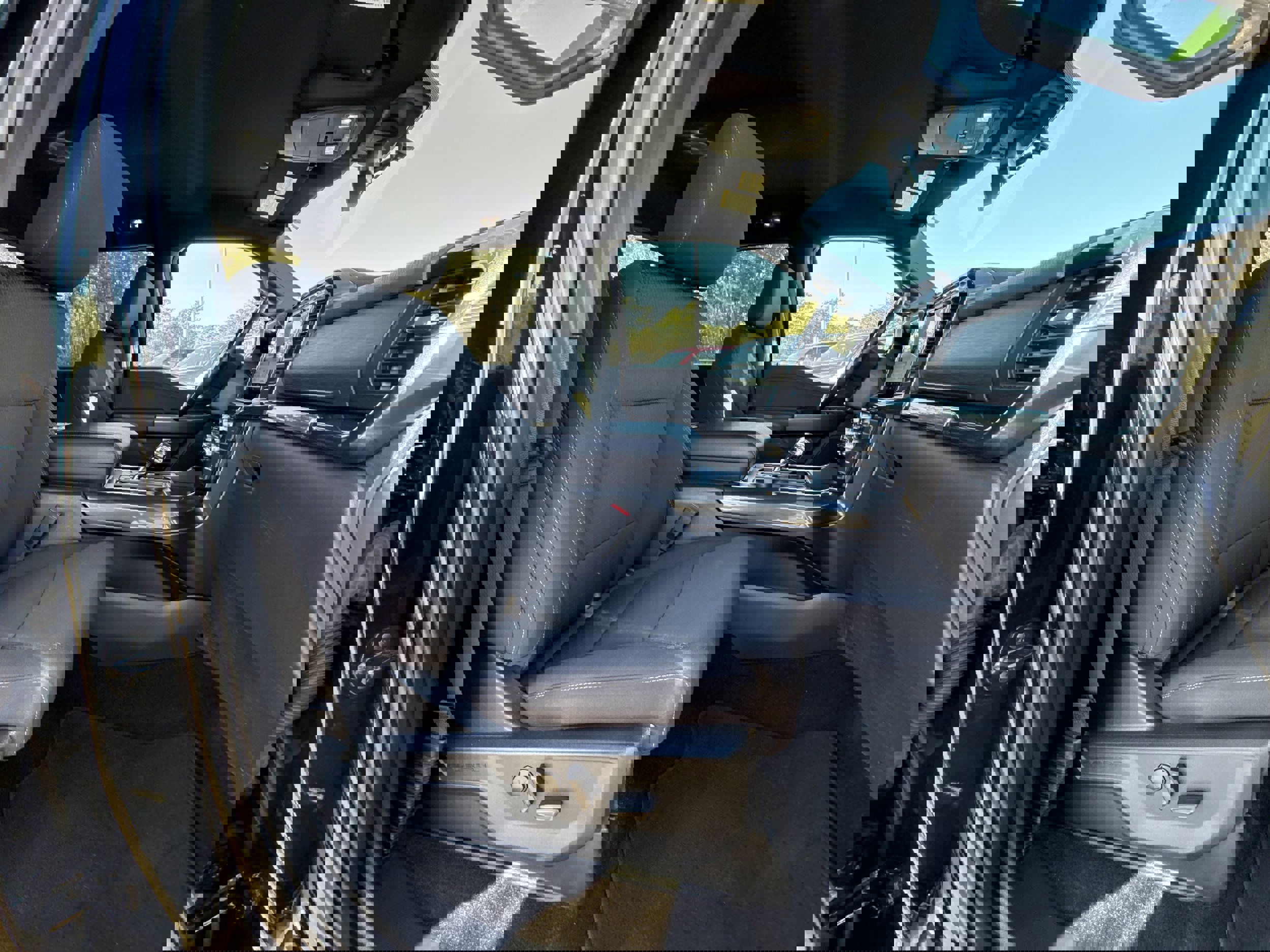 Certified 2022 Ford F150 XLT w/ Equipment Group 302A High image 16