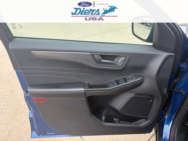 Certified 2023 Ford Escape Active AWD/4WD image 12