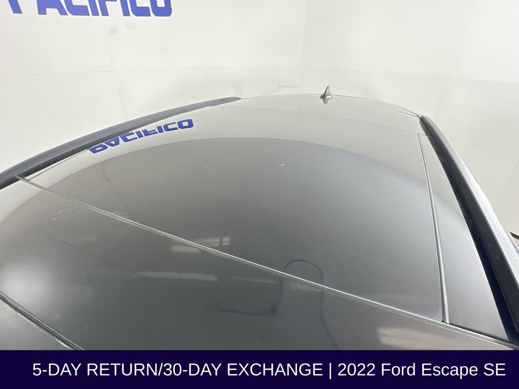 Certified 2022 Ford Escape SE w/ SE Sport Appearance Package AWD/4WD image 17