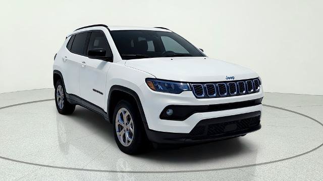 Used 2024 Jeep Compass Latitude AWD/4WD image 1