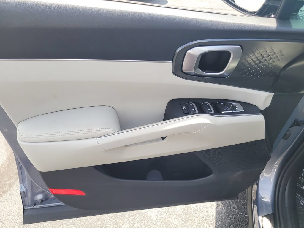 Used 2025 Kia Sorento S FWD image 14