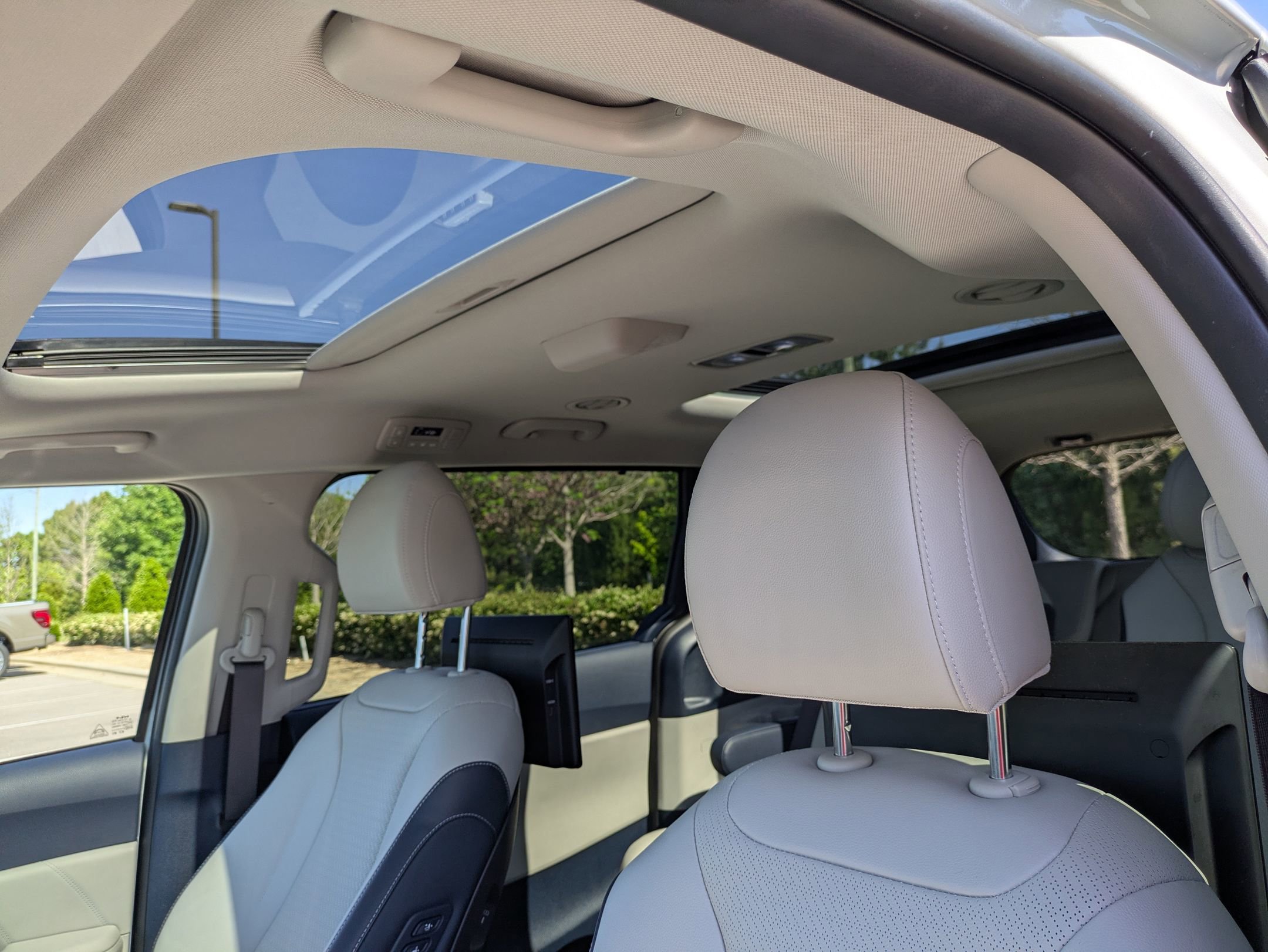 Used 2025 Kia Carnival SX Prestige FWD image 28