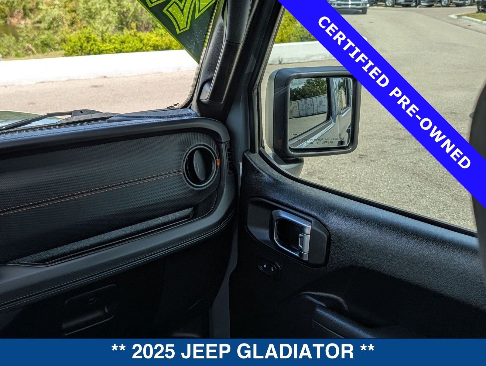 Used 2025 Jeep Gladiator Mojave w/ Safety Group AWD/4WD image 20