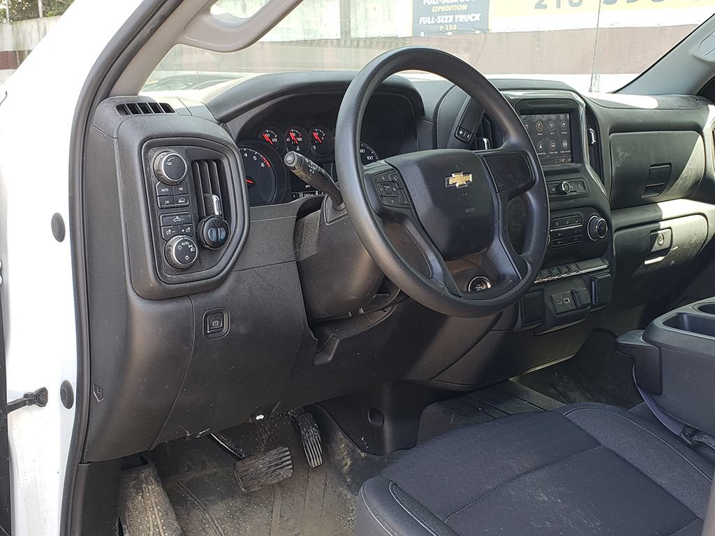 Used 2023 Chevrolet Silverado 1500 Custom AWD/4WD image 7