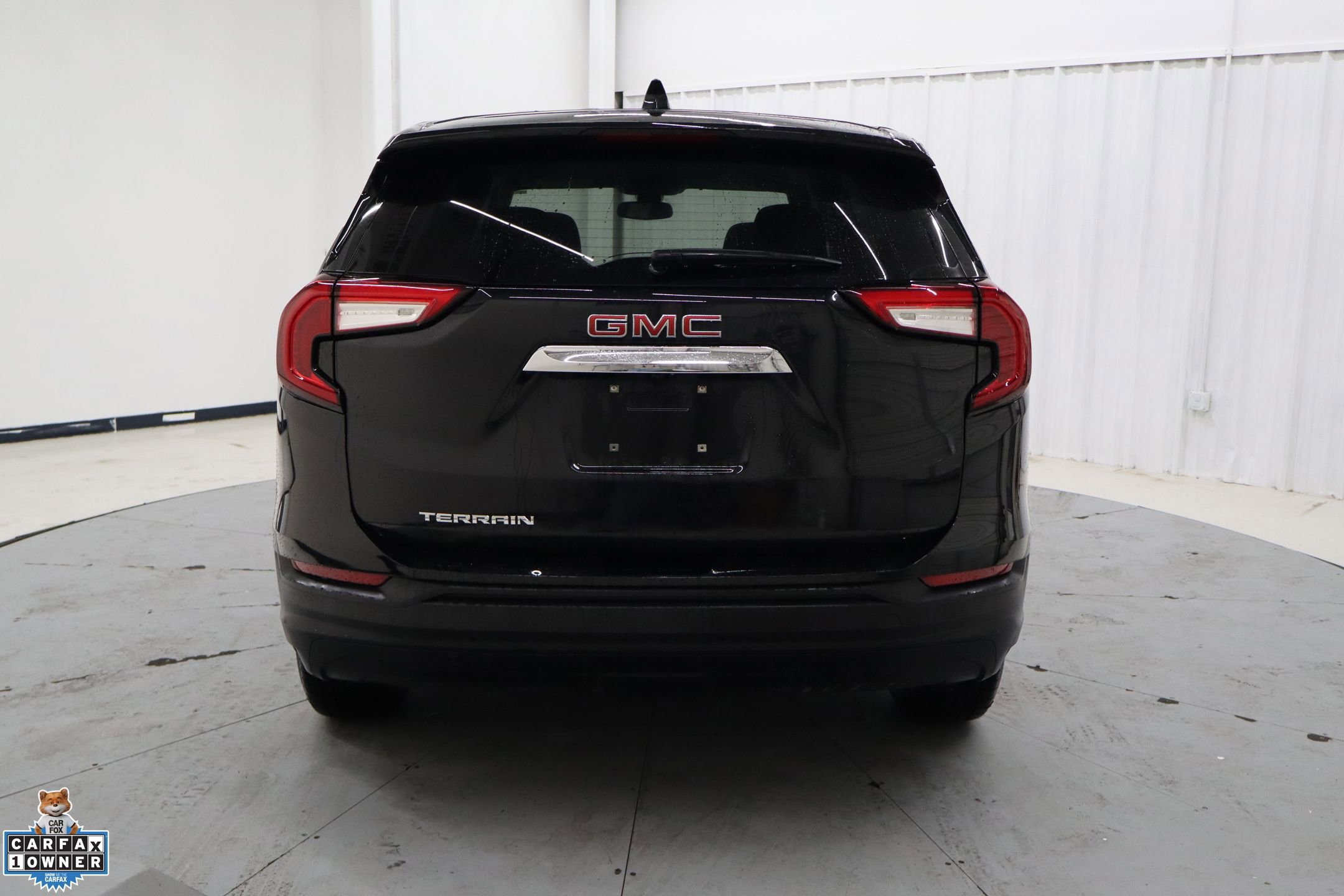 Used 2024 GMC Terrain SLE image 6
