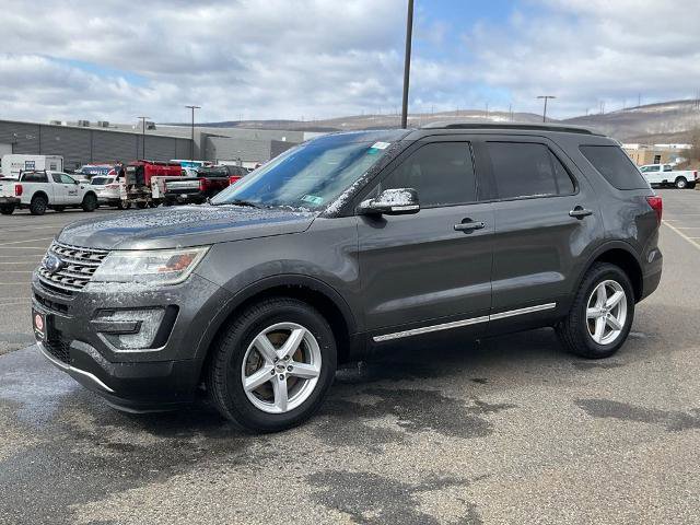 Certified 2017 Ford Explorer XLT w/ Equipment Group 202A AWD/4WD image 31